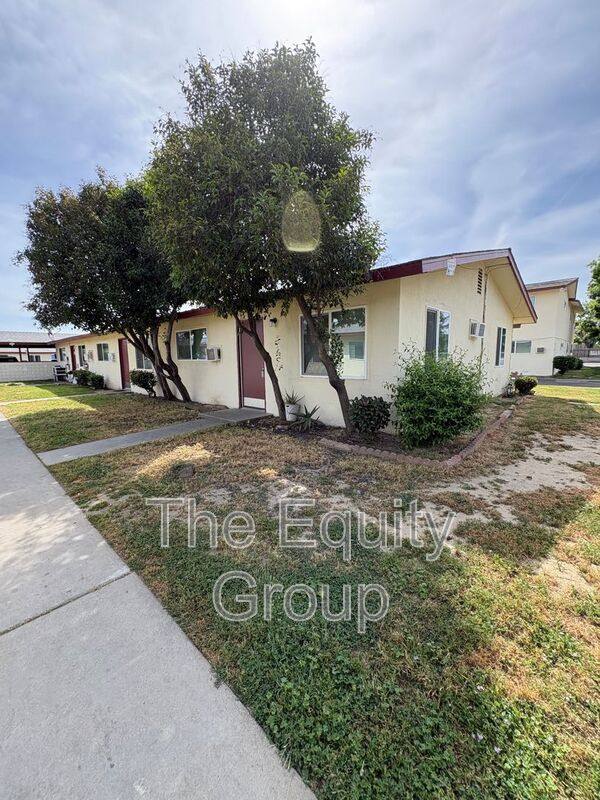 Apartment for rent at 340 S Blackstone St #D, Tulare, CA 93274