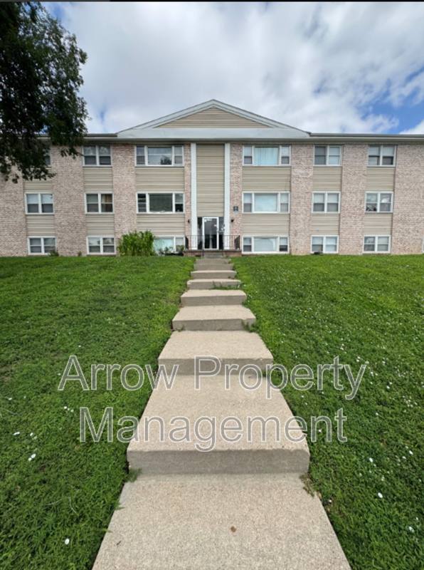 Apartment for rent at 2206 K St #18, Omaha, NE 68107