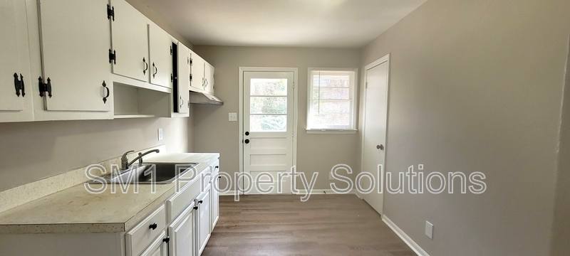 Apartment for rent at 1417 Ardmore Dr #D, Greensboro, NC 27401