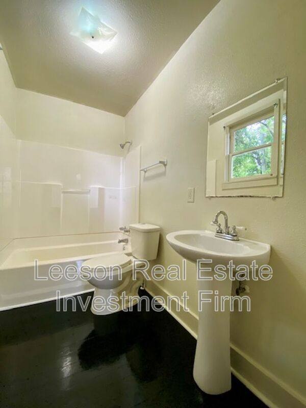 Apartment for rent at 455 Egan St, Shreveport, LA 71101