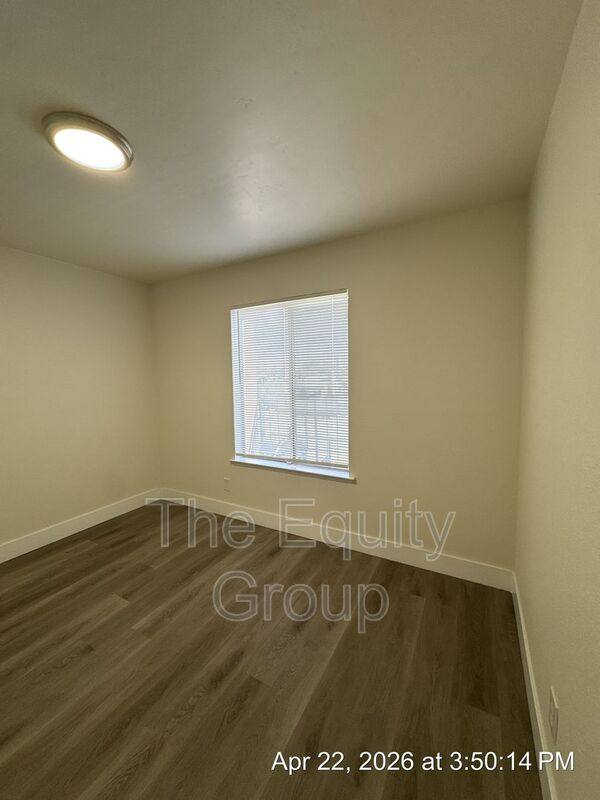 Apartment for rent at 3537 W Campus Ave #11, Visalia, CA 93277