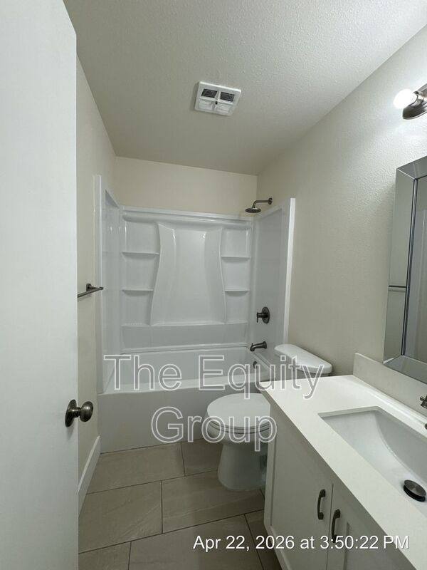 Apartment for rent at 3537 W Campus Ave #11, Visalia, CA 93277