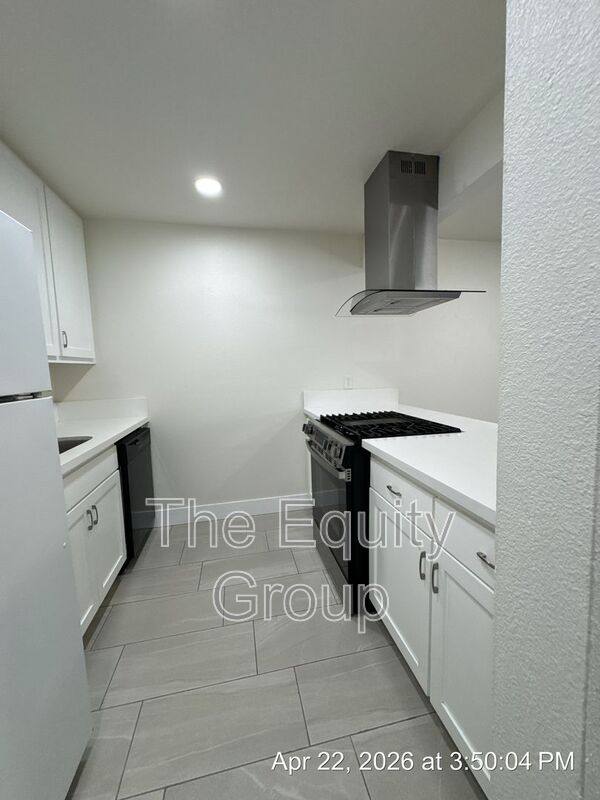 Apartment for rent at 3537 W Campus Ave #11, Visalia, CA 93277