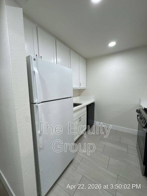 Apartment for rent at 3537 W Campus Ave #11, Visalia, CA 93277