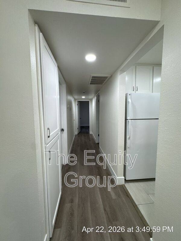 Apartment for rent at 3537 W Campus Ave #11, Visalia, CA 93277