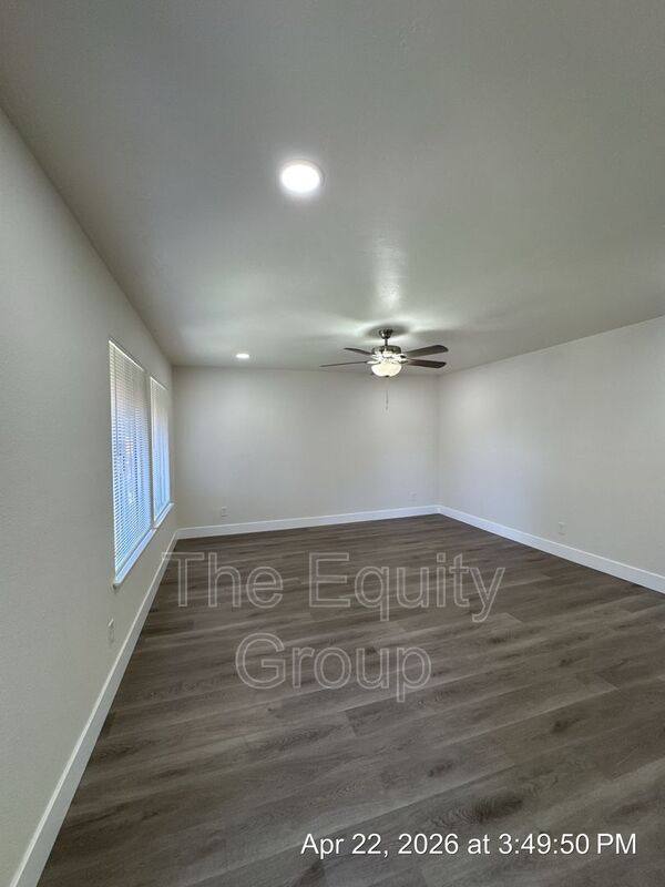 Apartment for rent at 3537 W Campus Ave #11, Visalia, CA 93277
