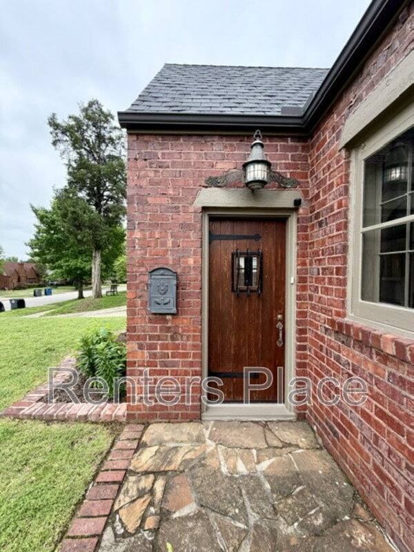House for rent at 1904 S Yorktown Ave, Tulsa, OK 74104