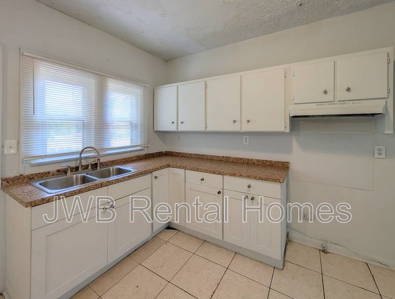 House for rent at 28 33rd St W, Jacksonville, FL 32206