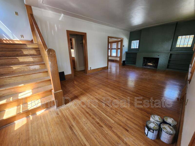 House for rent at 2300 Sewell St, Lincoln, NE 68502