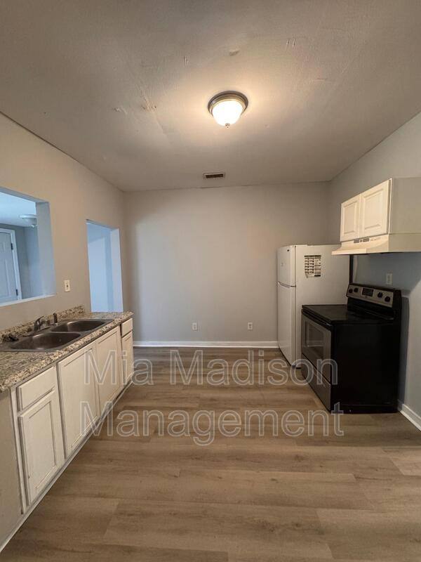 Apartment for rent at 1423 Richards St, Savannah, GA 31415