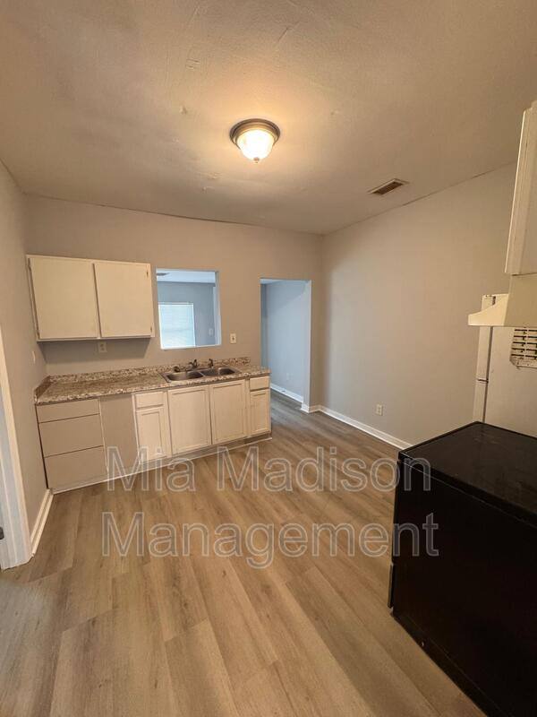Apartment for rent at 1423 Richards St, Savannah, GA 31415