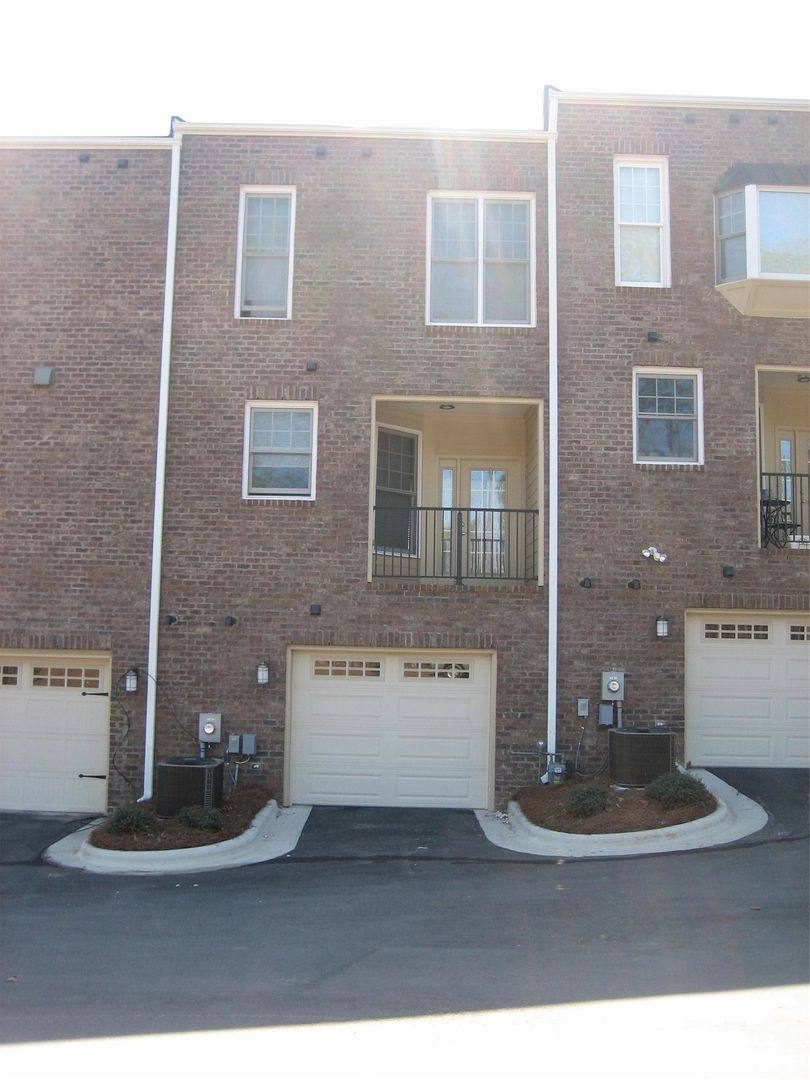 Townhouse for rent at 118 Finsbury, Durham, NC 27703
