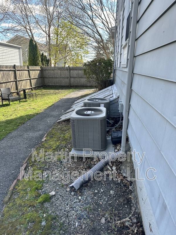Apartment for rent at 61-63 Church St #63-2, Watertown, MA 02472