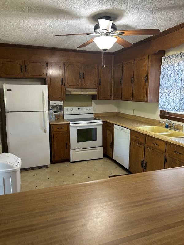 House for rent at 2616 Locust Hill Rd, Taylors, SC 29687