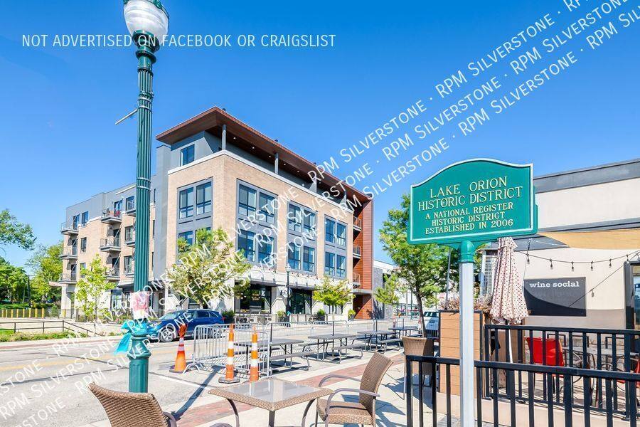Apartment for rent at 120 S Broadway #304, Lake Orion, MI 48362