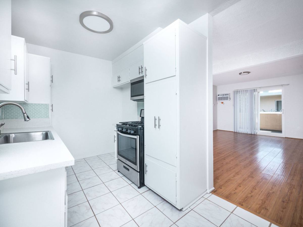 Apartment for rent at 1863 10th St, Santa Monica, CA 90404