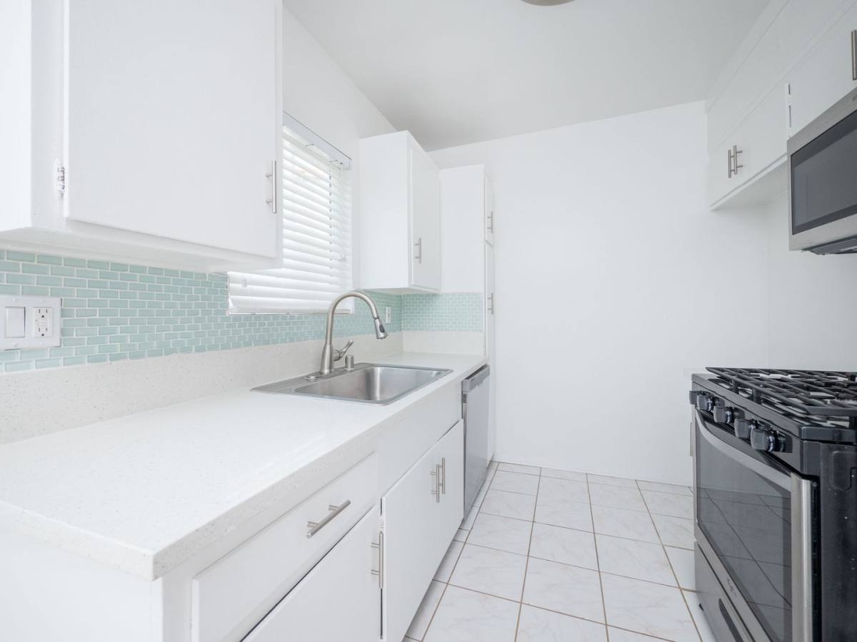 Apartment for rent at 1863 10th St, Santa Monica, CA 90404
