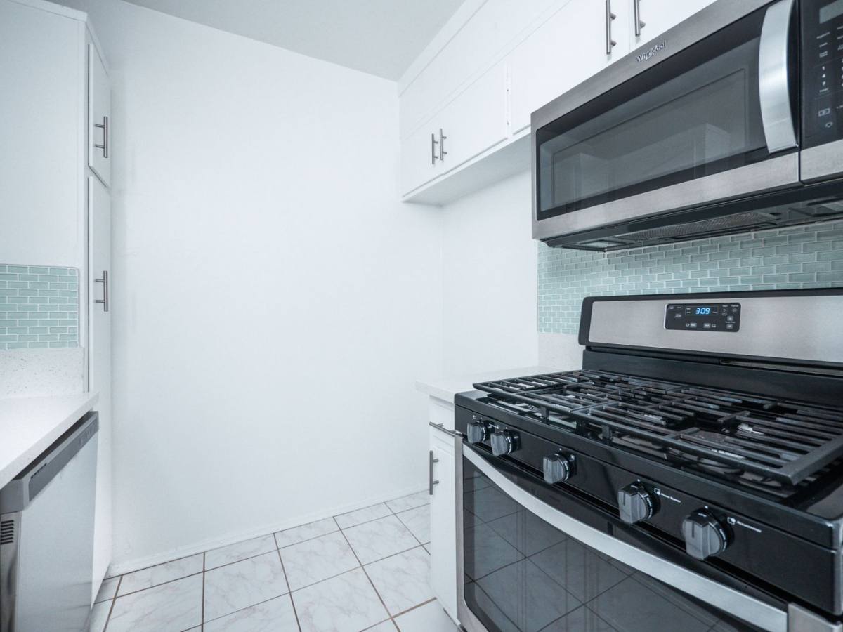 Apartment for rent at 1863 10th St, Santa Monica, CA 90404