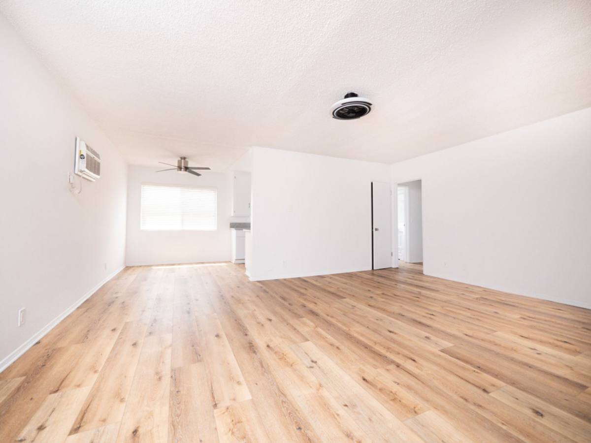 Apartment for rent at 7253-7257 Variel Ave, Canoga Park, CA 91303