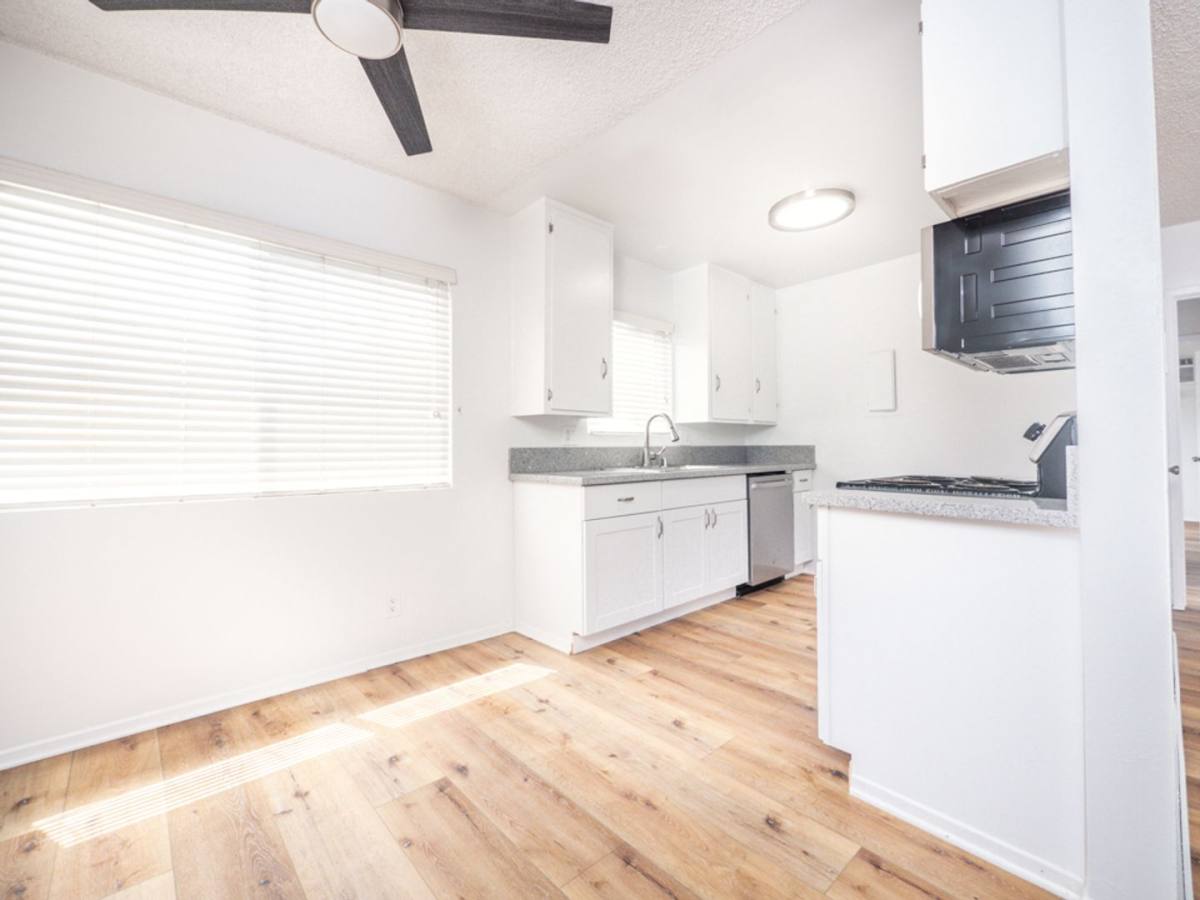 Apartment for rent at 7253-7257 Variel Ave, Canoga Park, CA 91303