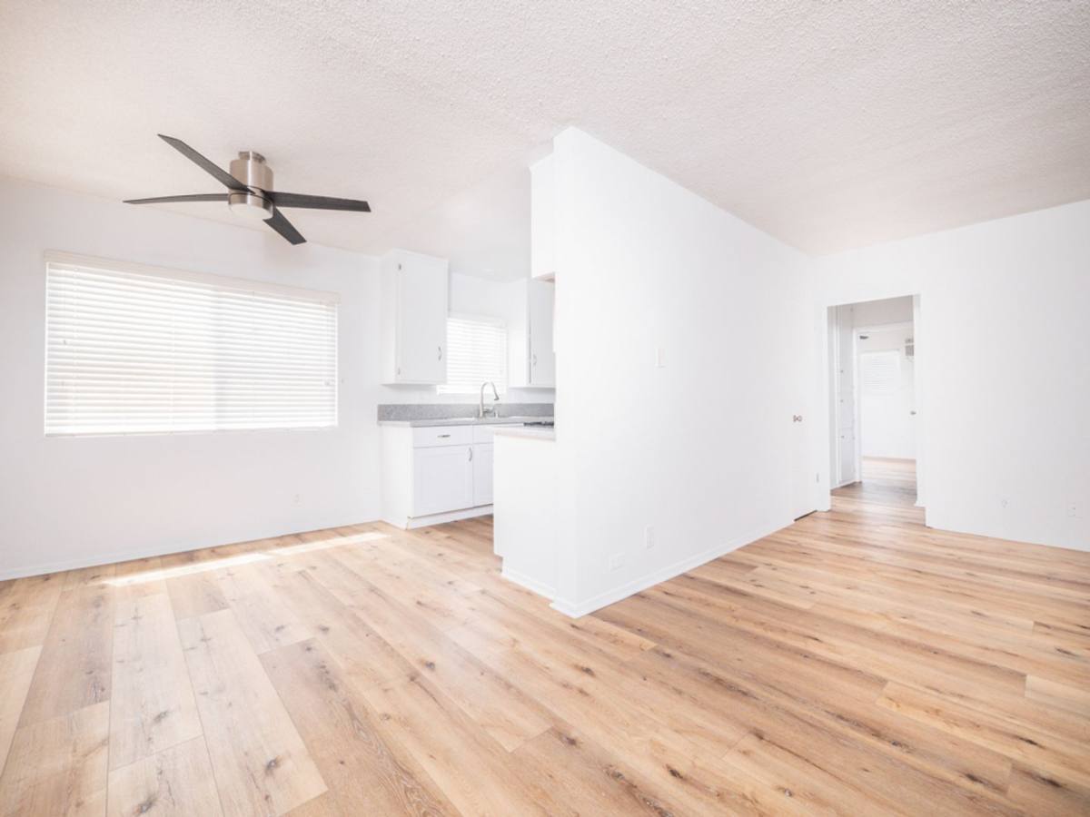 Apartment for rent at 7253-7257 Variel Ave, Canoga Park, CA 91303