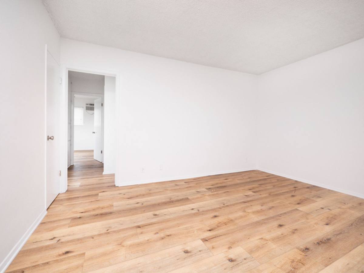 Apartment for rent at 7253-7257 Variel Ave, Canoga Park, CA 91303