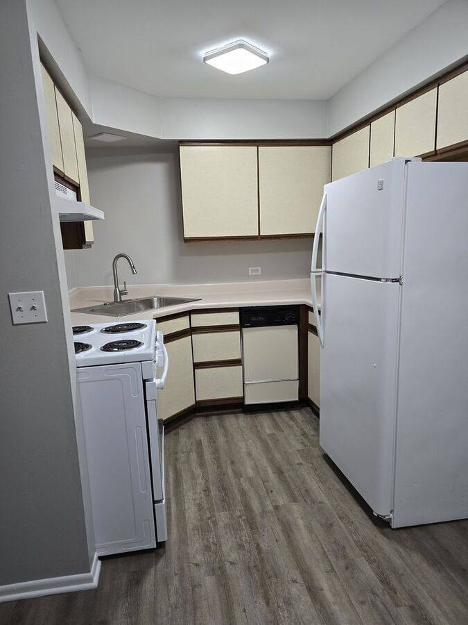 Apartment for rent at 524 S Main St, Wauconda, IL 60084