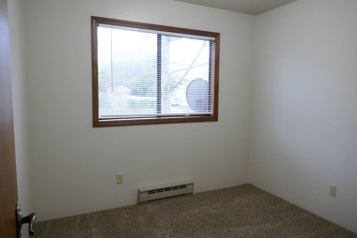 Apartment for rent at 551, 561, 571, & 581 Nehalem, Astoria, OR 97103