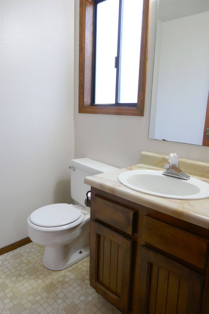 Apartment for rent at 551, 561, 571, & 581 Nehalem, Astoria, OR 97103