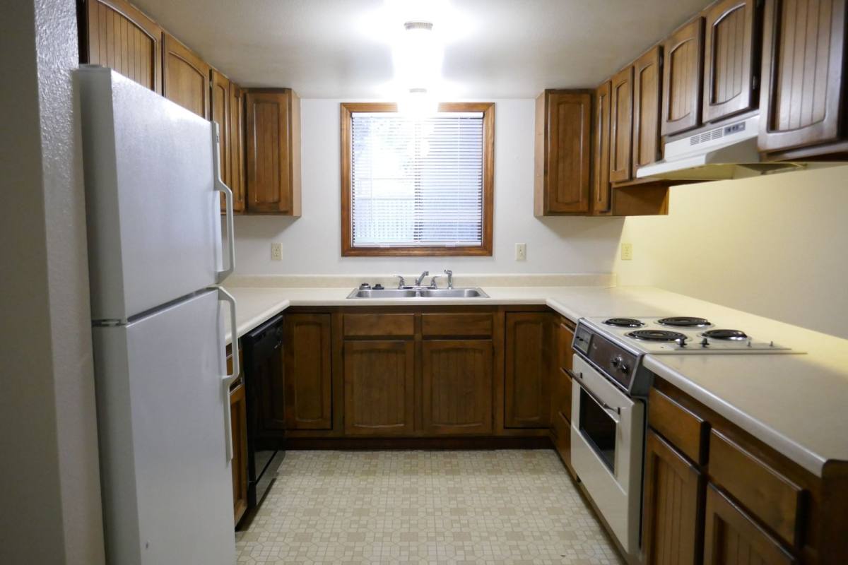 Apartment for rent at 551, 561, 571, & 581 Nehalem, Astoria, OR 97103