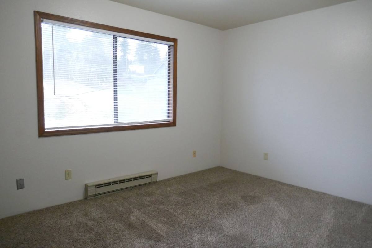 Apartment for rent at 551, 561, 571, & 581 Nehalem, Astoria, OR 97103