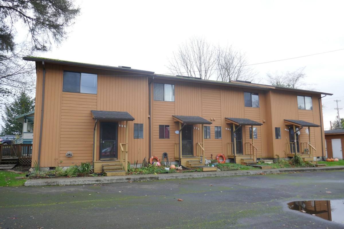 Apartment for rent at 551, 561, 571, & 581 Nehalem, Astoria, OR 97103