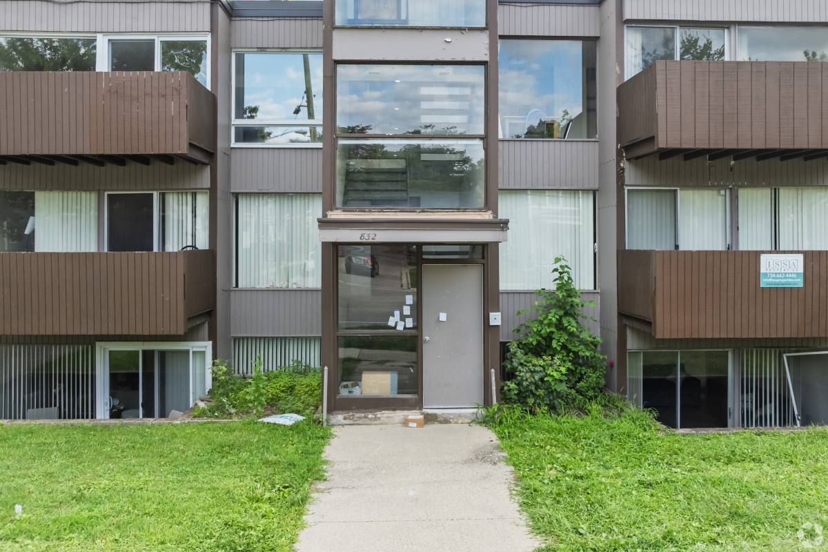 Apartment for rent at 832 Packard St, Ann Arbor, MI 48104