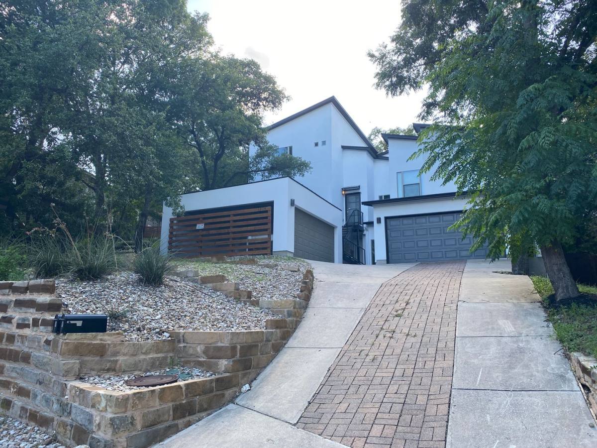 Townhouse for rent at 1514 Betty Jo Dr, Austin, TX 78704