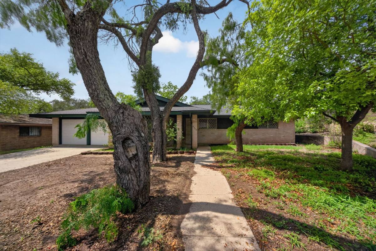House for rent at 3743 Newrock Dr, San Antonio, TX 78230