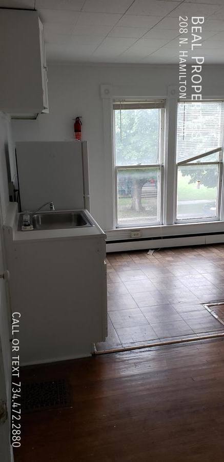 Apartment for rent at 208 N Hamilton St #5, Ypsilanti, MI 48197