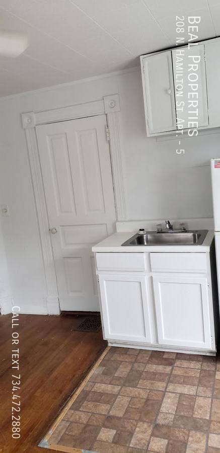 Apartment for rent at 208 N Hamilton St #5, Ypsilanti, MI 48197