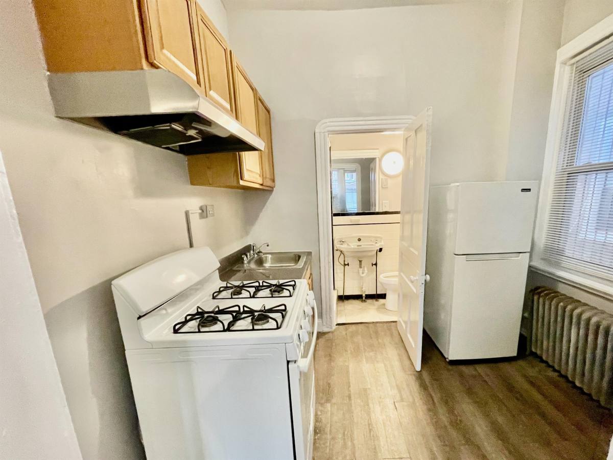 Apartment for rent at 1234 W Allegheny Ave #1F, Philadelphia, PA 19133