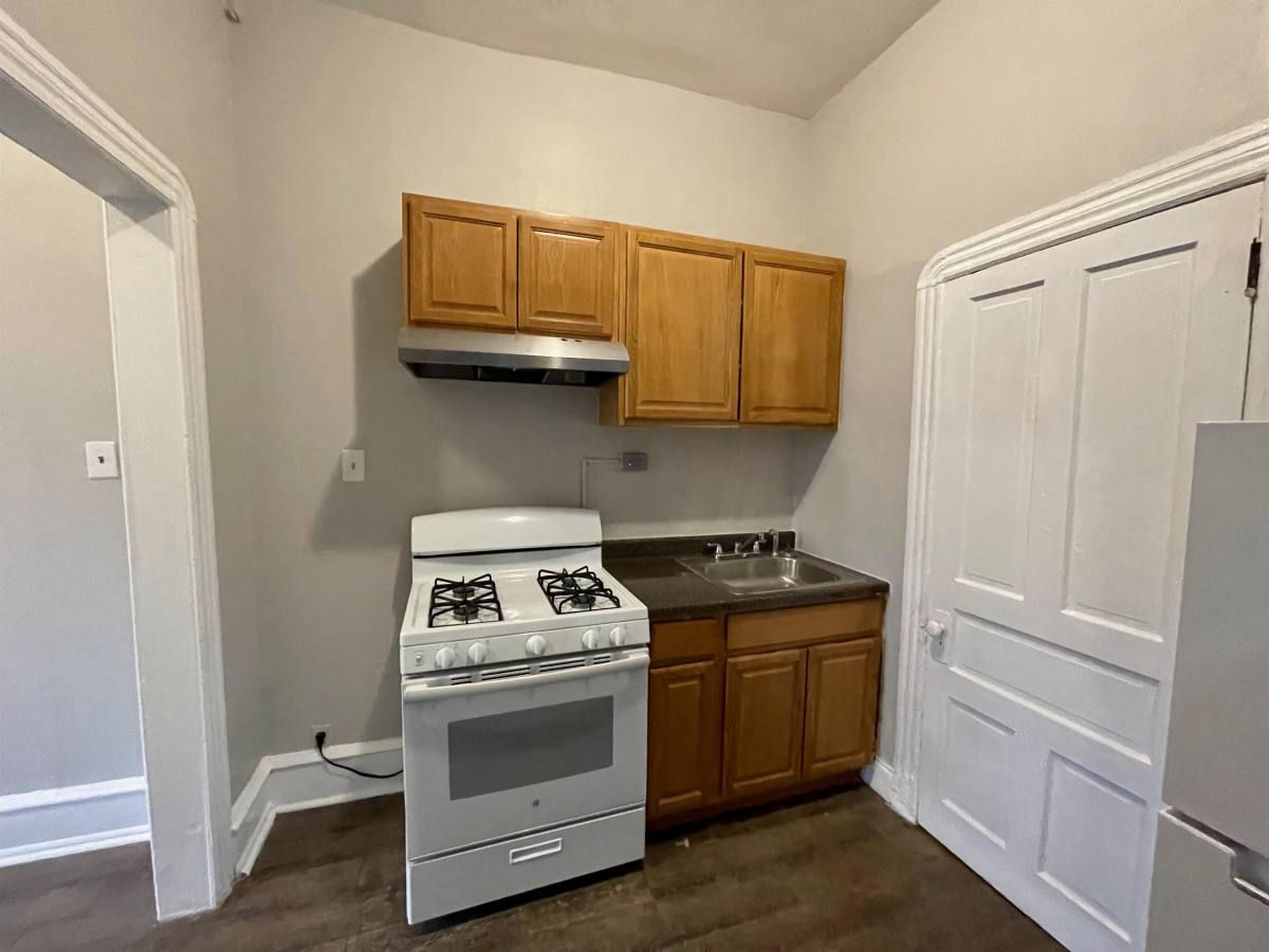 Apartment for rent at 1234 W Allegheny Ave #1F, Philadelphia, PA 19133