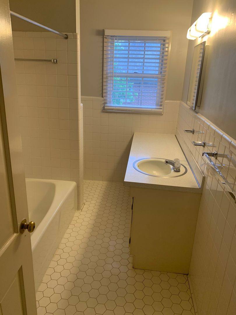 Apartment for rent at 1194 W Fourth St, Winston Salem, NC 27101