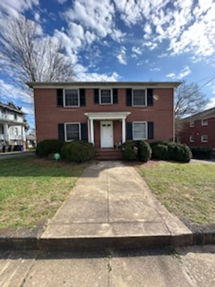 Apartment for rent at 1194 W Fourth St, Winston Salem, NC 27101