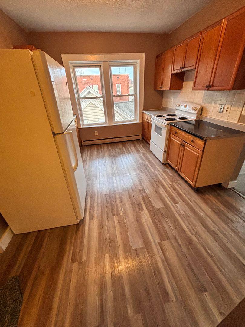 Apartment for rent at 24 Dover St, Springfield, MA 01107