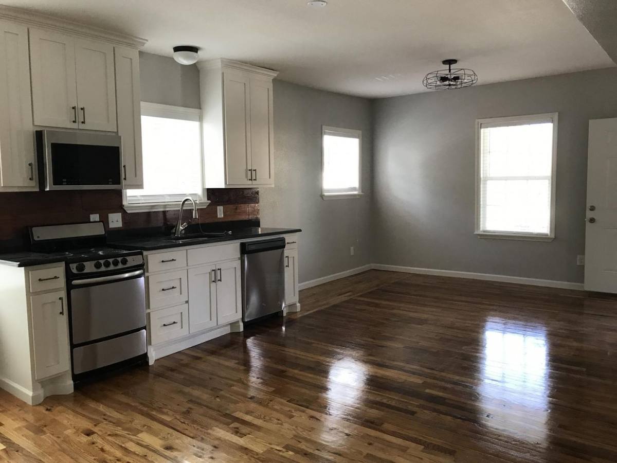 Apartment for rent at 811 May St, Fort Worth, TX 76104