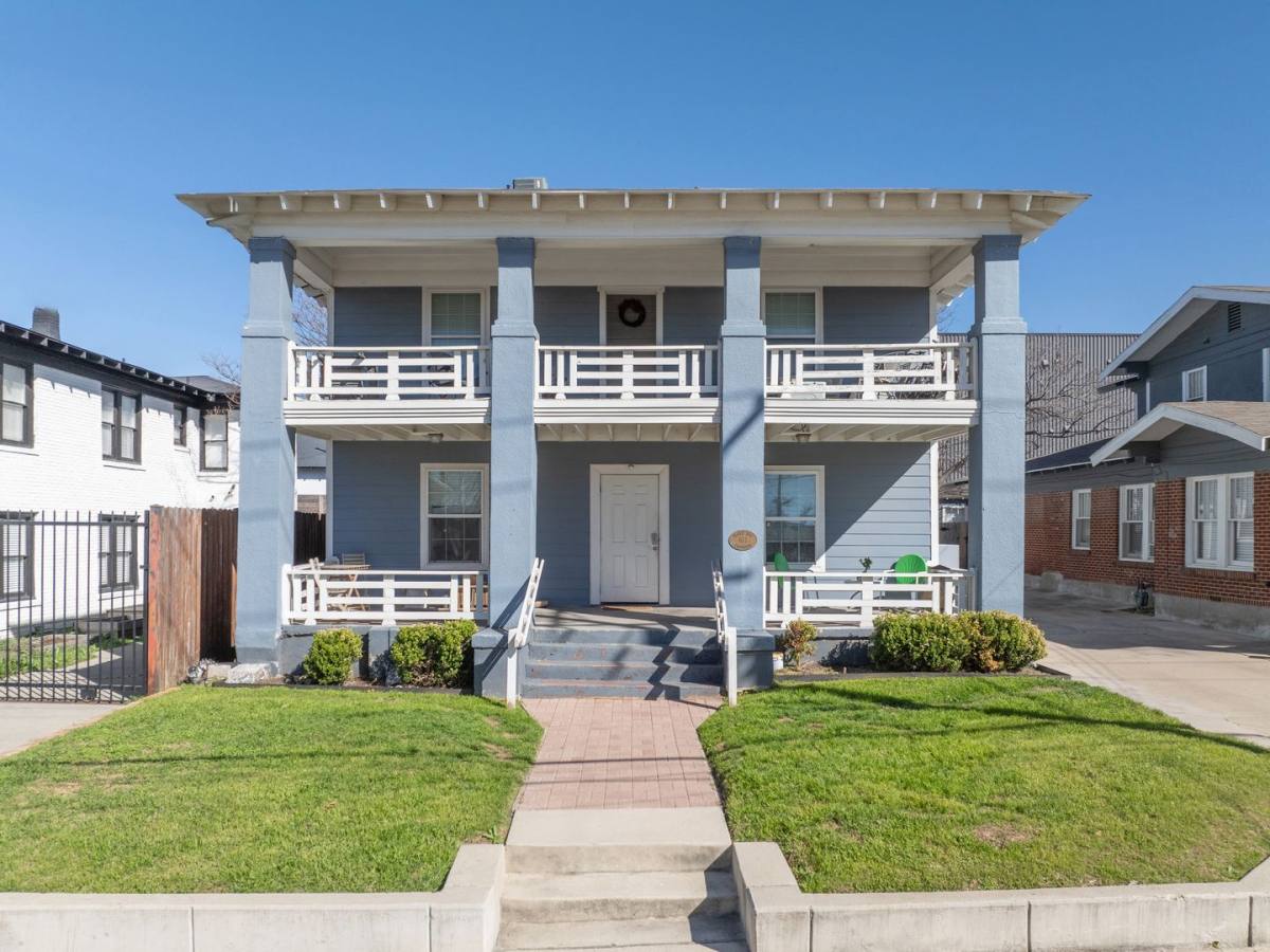 Apartment for rent at 811 May St, Fort Worth, TX 76104