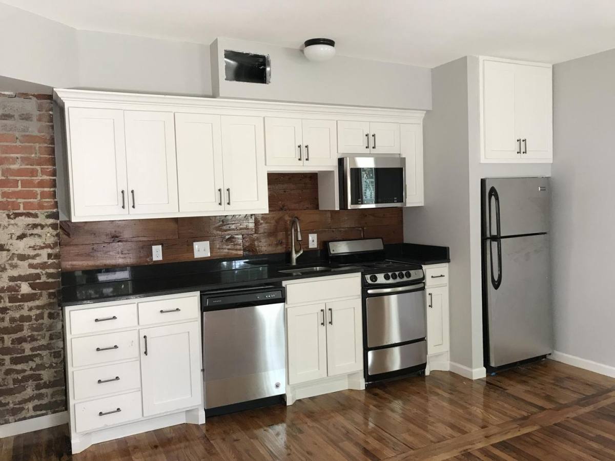 Apartment for rent at 811 May St, Fort Worth, TX 76104