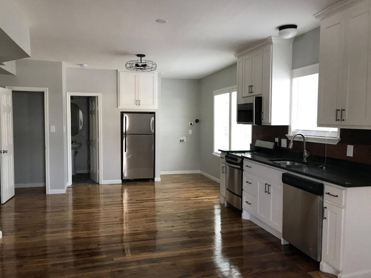 Apartment for rent at 811 May St, Fort Worth, TX 76104