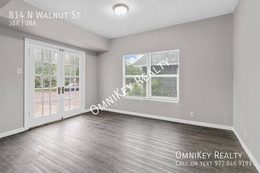 House for rent at 814 N Walnut St, Sherman, TX 75090