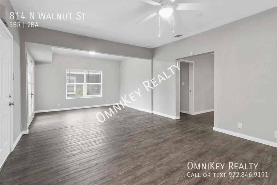 House for rent at 814 N Walnut St, Sherman, TX 75090