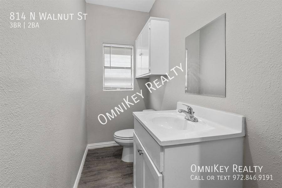 House for rent at 814 N Walnut St, Sherman, TX 75090