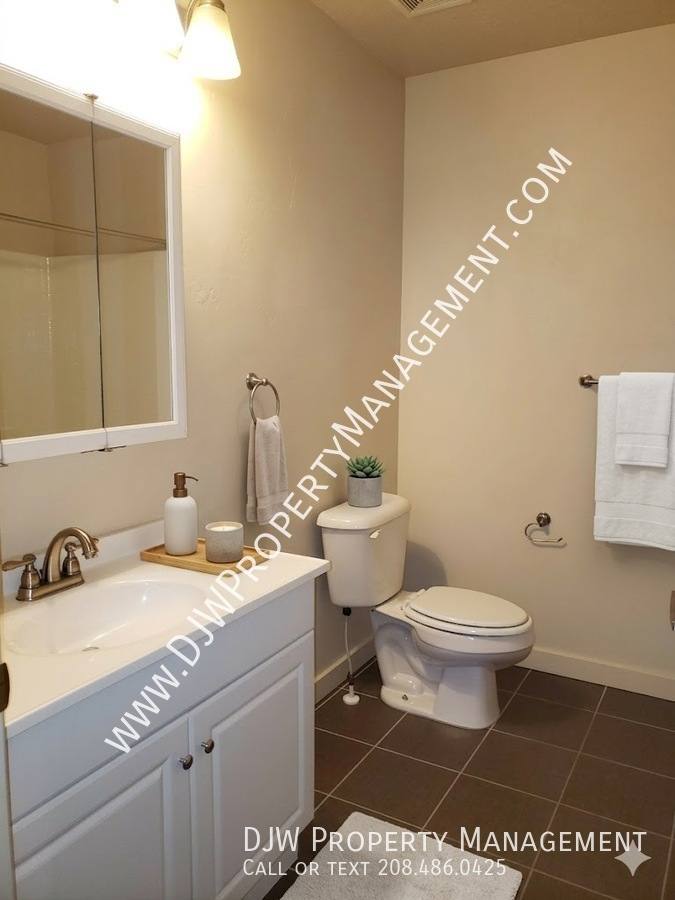 Townhouse for rent at 3006 N Leblanc Way, Meridian, ID 83646